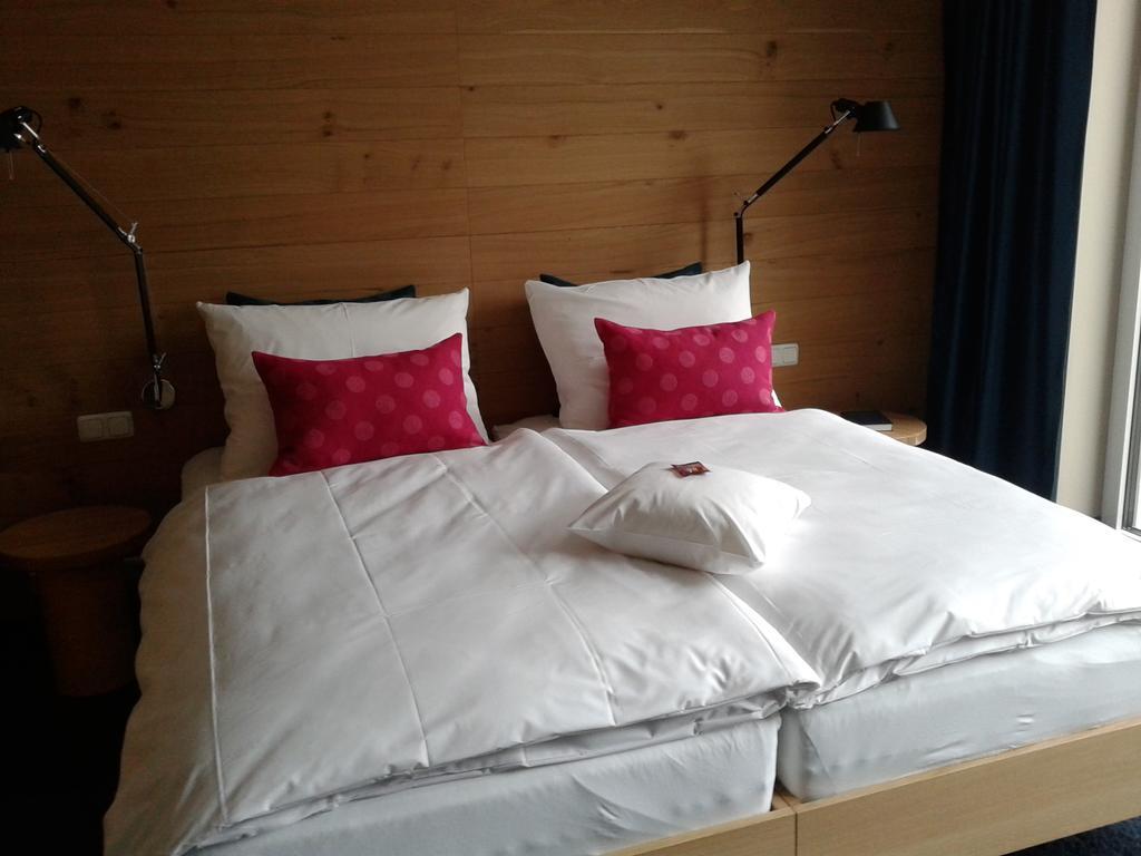 בוכום Claudius Hotel מראה חיצוני תמונה